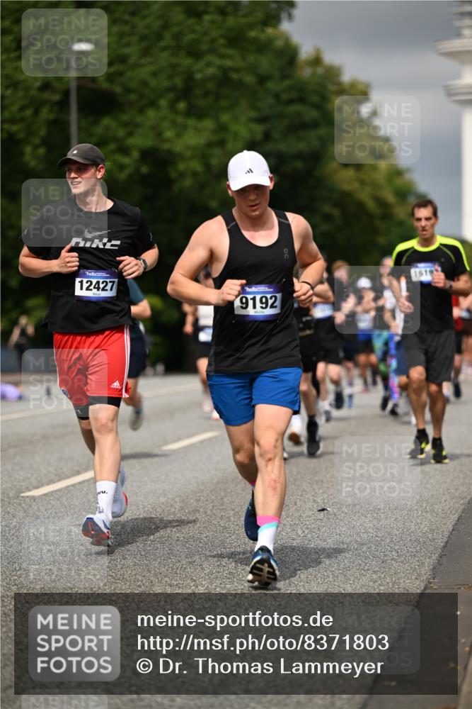 29.06.2025 - hella hamburg halbmarathon Dr. Thomas Lammeyer http://msf.ph/oto/8371803 29.06.2025 10:19:48 Kennedybrücke 1440, 1651, 2076, 2140, 2720, 2835, 2989, 3167, 3417, 4466, 4828, 5046, 5423, 6376, 6576, 7897, 7941, 7942, 8746, 8885, 9192, 9307, 9556, 9847, 9881, 10108, 10608, 11113, 11303 meine-sportfotos.de