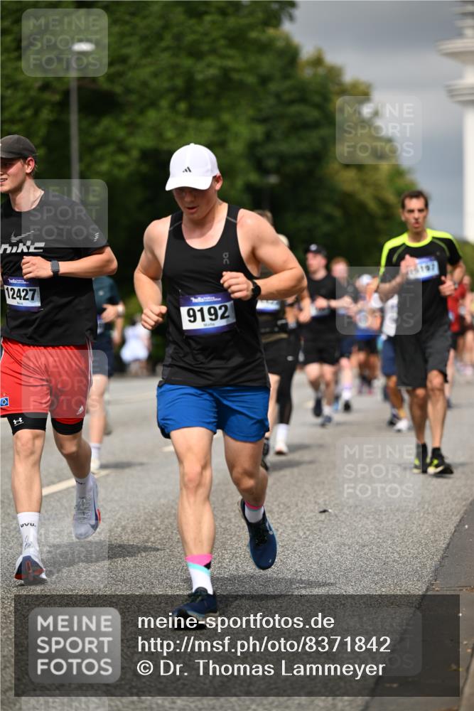 29.06.2025 - hella hamburg halbmarathon Dr. Thomas Lammeyer http://msf.ph/oto/8371842 29.06.2025 10:19:49 Kennedybrücke 1440, 1651, 2076, 2140, 2720, 2835, 2989, 3167, 3417, 4466, 4828, 5046, 5423, 6376, 6576, 7897, 7941, 7942, 8746, 8885, 9192, 9307, 9556, 9881, 10108, 10608, 11113, 11303 meine-sportfotos.de