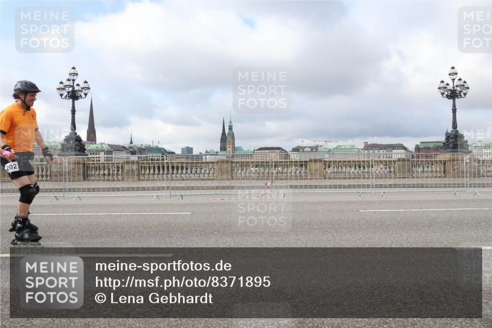 29.06.2025 - hella hamburg halbmarathon Lena Gebhardt http://msf.ph/oto/8371895 29.06.2025 09:12:06 Lombardsbrücke 202 meine-sportfotos.de