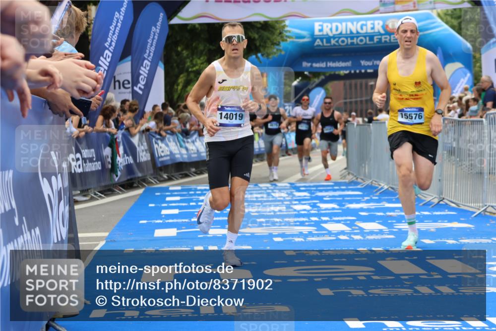 29.06.2025 - hella hamburg halbmarathon Strokosch-Dieckow http://msf.ph/oto/8371902 29.06.2025 10:27:23 Ziel 4678, 9804, 13941, 14019, 15136, 15576, 18037, 18124, 18567, 19114 meine-sportfotos.de