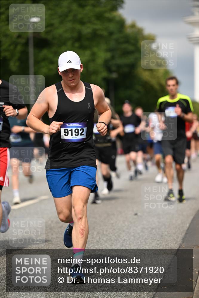 29.06.2025 - hella hamburg halbmarathon Dr. Thomas Lammeyer http://msf.ph/oto/8371920 29.06.2025 10:19:49 Kennedybrücke 1440, 1651, 2076, 2140, 2720, 2835, 2989, 3167, 3417, 4466, 4828, 5046, 5423, 6376, 6576, 7897, 7941, 7942, 8746, 8885, 9192, 9307, 9556, 9881, 10108, 10608, 11113, 11303 meine-sportfotos.de