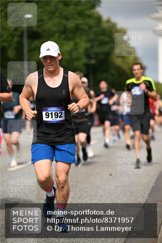 29.06.2025 - hella hamburg halbmarathon Dr. Thomas Lammeyer http://msf.ph/oto/8371957 29.06.2025 10:19:49 Kennedybrücke 1440, 1651, 2076, 2140, 2720, 2835, 2989, 3167, 3417, 4466, 4828, 5046, 5423, 6376, 6576, 7897, 7941, 7942, 8746, 8885, 9192, 9307, 9556, 9881, 10108, 10608, 11113, 11303 meine-sportfotos.de