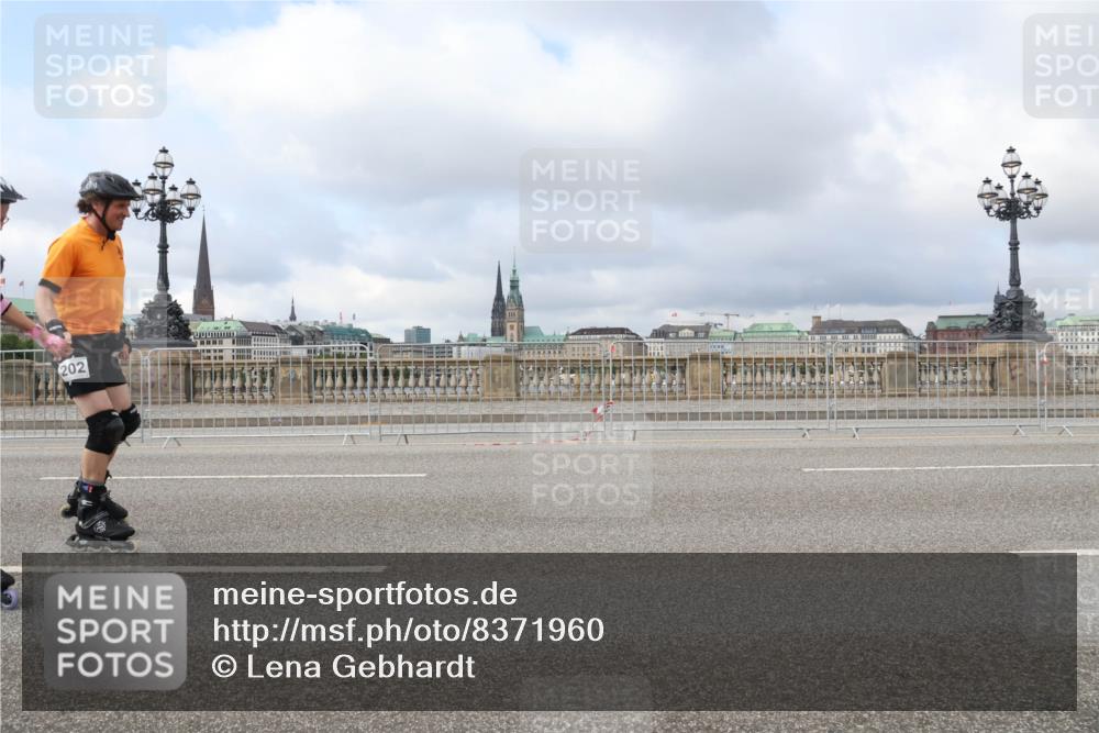 29.06.2025 - hella hamburg halbmarathon Lena Gebhardt http://msf.ph/oto/8371960 29.06.2025 09:12:06 Lombardsbrücke  meine-sportfotos.de