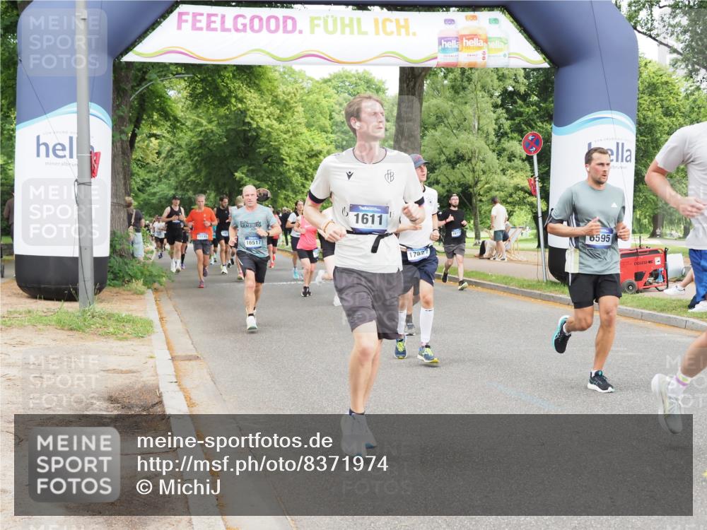 29.06.2025 - hella hamburg halbmarathon MichiJ http://msf.ph/oto/8371974 29.06.2025 10:44:49 Zwischen KM18-KM19 1611, 2236, 2840, 6595, 7082, 10383, 12495, 13880, 14369, 14571, 15145, 15197, 17827, 18891 meine-sportfotos.de
