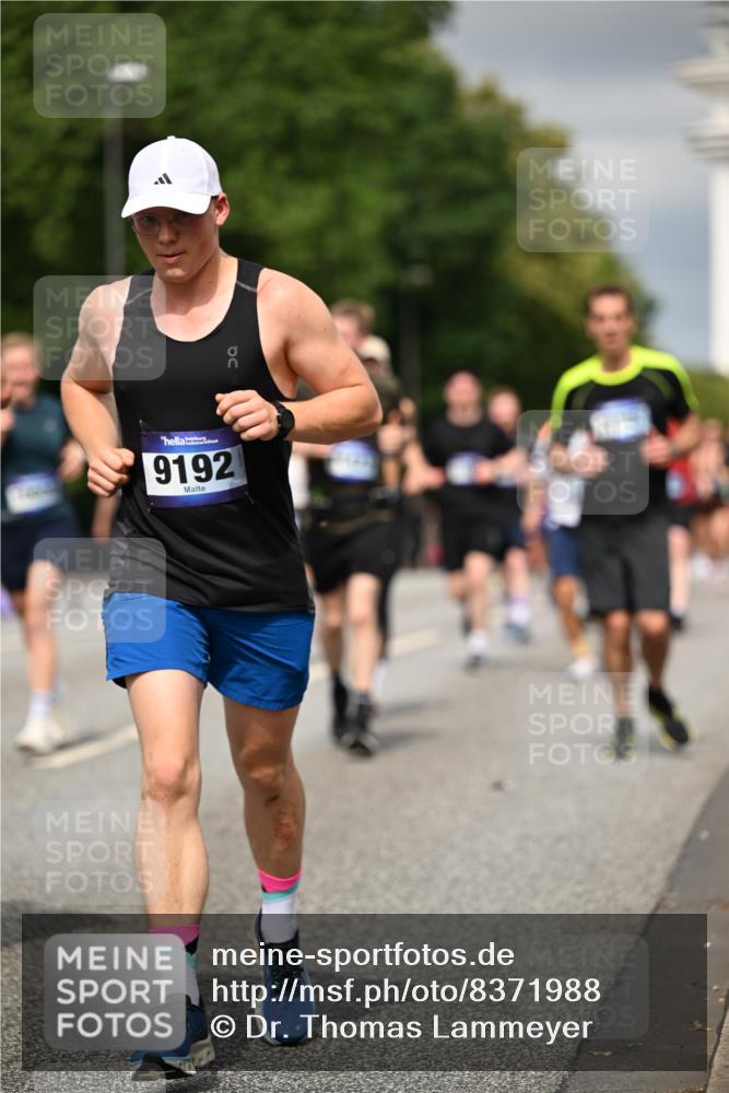 29.06.2025 - hella hamburg halbmarathon Dr. Thomas Lammeyer http://msf.ph/oto/8371988 29.06.2025 10:19:50 Kennedybrücke 1308, 1440, 1651, 2076, 2140, 2601, 2720, 2835, 2989, 3167, 3417, 4828, 5046, 5423, 6576, 7897, 7941, 7942, 8746, 8885, 9192, 9307, 9556, 9881, 10108, 10608, 11113, 11303 meine-sportfotos.de