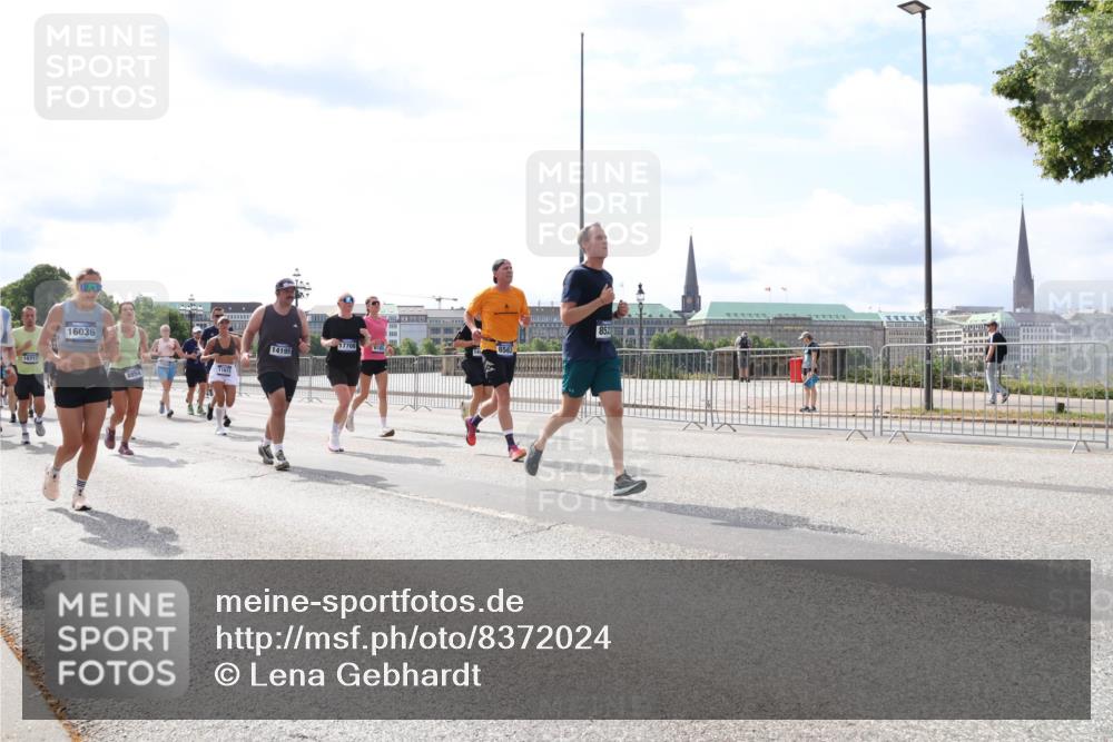 29.06.2025 - hella hamburg halbmarathon Lena Gebhardt http://msf.ph/oto/8372024 29.06.2025 10:14:58 Lombardsbrücke 10717, 16036, 11611, 14195, 17708, 1071, 1296, 1379, 1524, 1575, 1728, 1745, 2046, 2140, 2281, 2601, 2690, 2990, 3020, 3025, 3154, 3454, 3507, 3509, 3513, 3650, 3691, 3834, 3844, 4495, 4641, 5191, 5608, 5670, 5800, 5981, 5986, 6181, 6248, 6317, 6935, 7195, 7439, 7881, 8055, 8147, 8237, 8239, 8275, 8522, 8563, 8609, 8755, 8854, 9113, 9173, 9556, 9663, 9709, 9911, 9975, 10391, 10589, 10610, 10717, 10963, 11271, 11598 meine-sportfotos.de