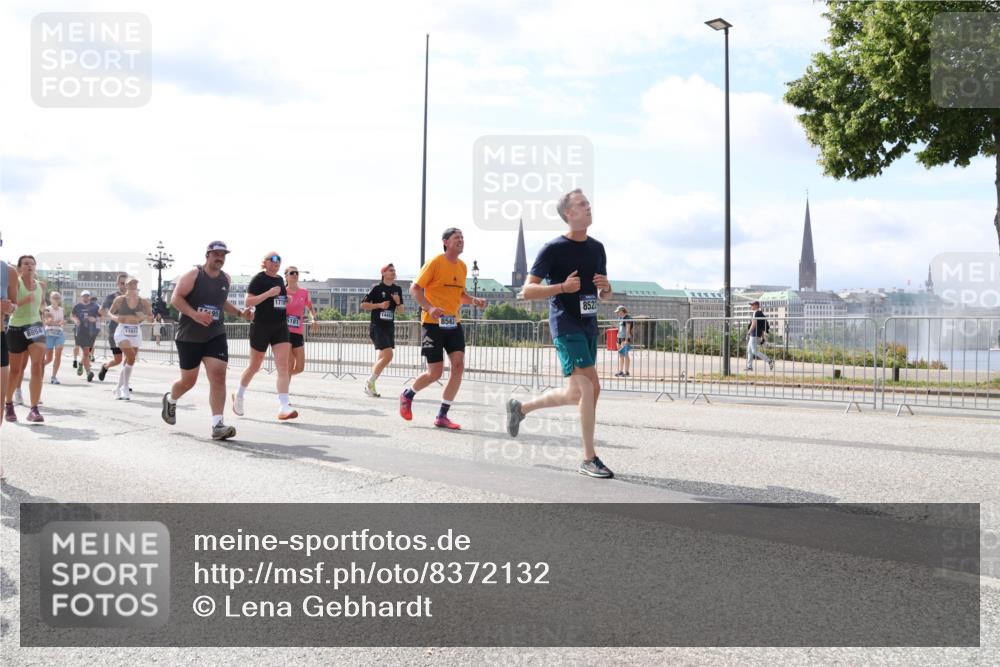 29.06.2025 - hella hamburg halbmarathon Lena Gebhardt http://msf.ph/oto/8372132 29.06.2025 10:14:58 Lombardsbrücke 8854, 11611, 495, 1770, 8522, 5181, 1071, 1296, 1379, 1524, 1575, 1728, 1745, 2046, 2140, 2281, 2601, 2690, 2990, 3020, 3025, 3154, 3454, 3507, 3509, 3513, 3650, 3691, 3834, 3844, 4495, 4641, 5191, 5608, 5670, 5800, 5981, 5986, 6181, 6248, 6317, 6935, 7195, 7439, 7881, 8055, 8147, 8237, 8239, 8275, 8522, 8563, 8609, 8755, 8854, 9113, 9173, 9556, 9663, 9709, 9911, 9975, 10391, 10589, 10610, 10717, 10963, 11271, 11598 meine-sportfotos.de