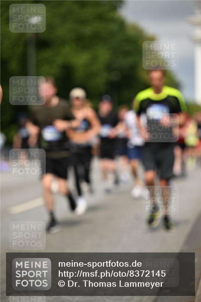 29.06.2025 - hella hamburg halbmarathon Dr. Thomas Lammeyer http://msf.ph/oto/8372145 29.06.2025 10:19:51 Kennedybrücke 1308, 1440, 1651, 2076, 2140, 2601, 2720, 2835, 2989, 3167, 4828, 5046, 5423, 6576, 7897, 7941, 7942, 8057, 8746, 8885, 9192, 9307, 9556, 9881, 10108, 10608, 11113, 11303 meine-sportfotos.de