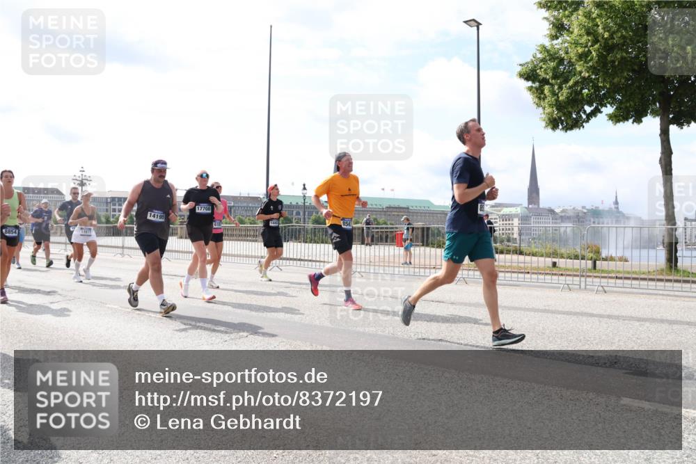 29.06.2025 - hella hamburg halbmarathon Lena Gebhardt http://msf.ph/oto/8372197 29.06.2025 10:14:59 Lombardsbrücke 8854, 11611, 14195, 17708, 6181, 1071, 1296, 1379, 1524, 1575, 1728, 1745, 2046, 2140, 2281, 2601, 2690, 2990, 3020, 3025, 3154, 3454, 3507, 3509, 3513, 3650, 3691, 3834, 3844, 4495, 4641, 5191, 5608, 5800, 5981, 5986, 6181, 6248, 6317, 6935, 7195, 7439, 7881, 8055, 8147, 8237, 8239, 8275, 8522, 8563, 8609, 8755, 8854, 9113, 9173, 9556, 9663, 9709, 9911, 9975, 10391, 10589, 10610, 10717, 10963, 11271, 11598 meine-sportfotos.de