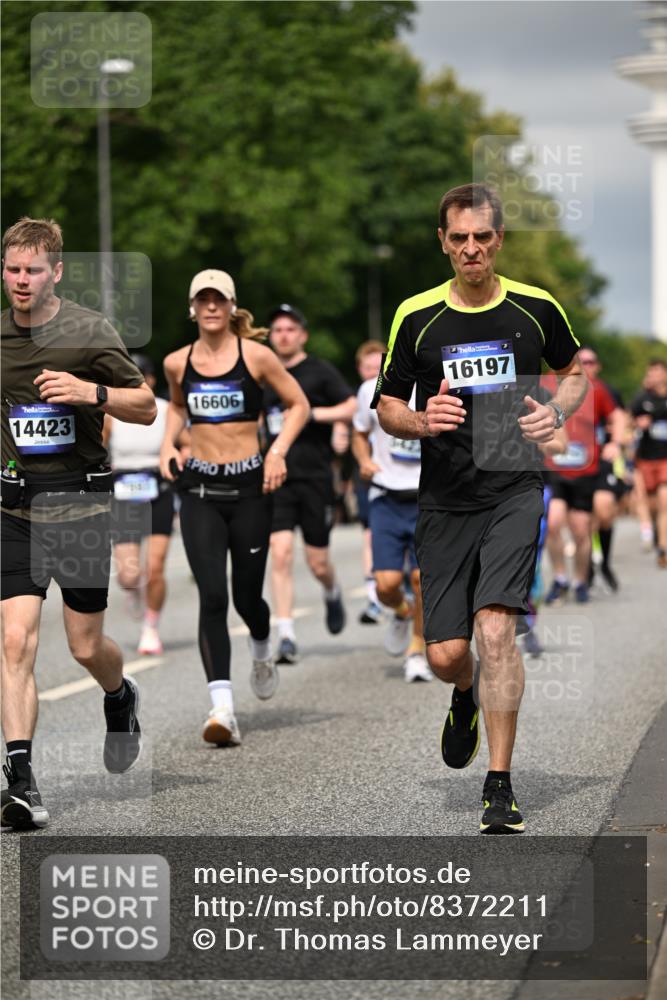 29.06.2025 - hella hamburg halbmarathon Dr. Thomas Lammeyer http://msf.ph/oto/8372211 29.06.2025 10:19:51 Kennedybrücke 1308, 1440, 1651, 2076, 2140, 2601, 2720, 2835, 2989, 3167, 4828, 5046, 5423, 6576, 7897, 7941, 7942, 8057, 8746, 8885, 9192, 9307, 9556, 9881, 10108, 10608, 11113, 11303 meine-sportfotos.de