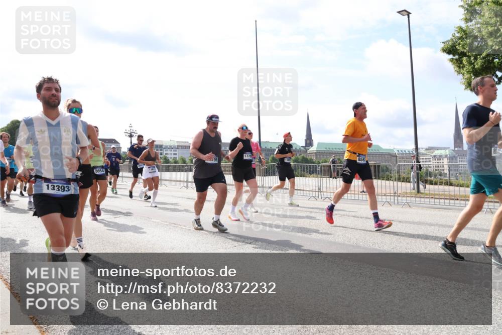 29.06.2025 - hella hamburg halbmarathon Lena Gebhardt http://msf.ph/oto/8372232 29.06.2025 10:14:59 Lombardsbrücke 13393, 1770, 95, 856, 8854, 11611, 1071, 1296, 1379, 1524, 1575, 1728, 1745, 2046, 2140, 2281, 2601, 2690, 2990, 3020, 3025, 3154, 3454, 3507, 3509, 3513, 3650, 3691, 3834, 3844, 4495, 4641, 5191, 5608, 5800, 5981, 5986, 6181, 6248, 6317, 6935, 7195, 7439, 7881, 8055, 8147, 8237, 8239, 8275, 8522, 8563, 8609, 8755, 8854, 9113, 9173, 9556, 9663, 9709, 9911, 9975, 10391, 10589, 10610, 10717, 10963, 11271, 11598 meine-sportfotos.de