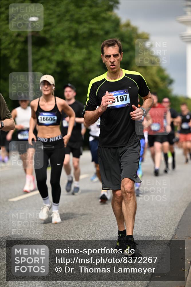29.06.2025 - hella hamburg halbmarathon Dr. Thomas Lammeyer http://msf.ph/oto/8372267 29.06.2025 10:19:52 Kennedybrücke 1308, 1440, 1651, 2076, 2140, 2601, 2720, 2835, 2989, 3167, 4828, 5046, 5423, 6576, 7897, 7941, 7942, 8057, 8746, 8885, 9192, 9307, 9784, 9881, 10108, 10608, 11113, 11303 meine-sportfotos.de