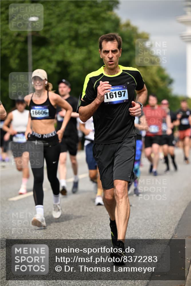 29.06.2025 - hella hamburg halbmarathon Dr. Thomas Lammeyer http://msf.ph/oto/8372283 29.06.2025 10:19:52 Kennedybrücke 1308, 1440, 1651, 2076, 2140, 2601, 2720, 2835, 2989, 3167, 4828, 5046, 5423, 6576, 7897, 7941, 7942, 8057, 8746, 8885, 9192, 9307, 9784, 9881, 10108, 10608, 11113, 11303 meine-sportfotos.de