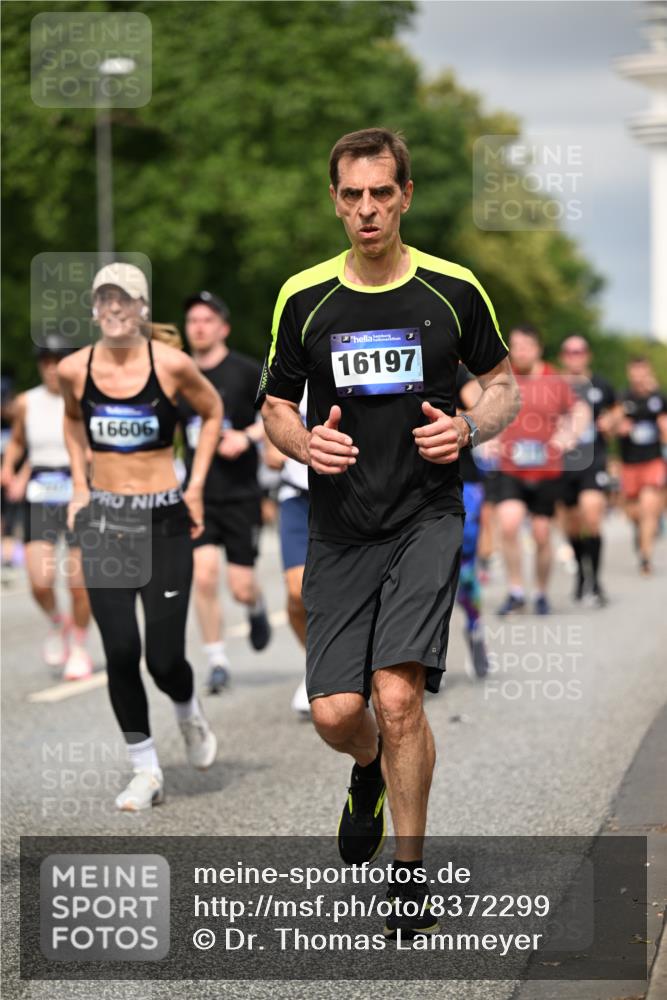 29.06.2025 - hella hamburg halbmarathon Dr. Thomas Lammeyer http://msf.ph/oto/8372299 29.06.2025 10:19:52 Kennedybrücke 1308, 1440, 1651, 2076, 2140, 2601, 2720, 2835, 2989, 3167, 4828, 5046, 5423, 6576, 7897, 7941, 7942, 8057, 8746, 8885, 9192, 9307, 9784, 9881, 10108, 10608, 11113, 11303 meine-sportfotos.de