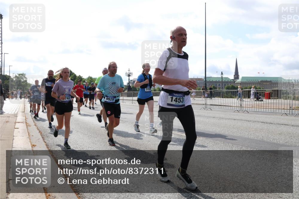 29.06.2025 - hella hamburg halbmarathon Lena Gebhardt http://msf.ph/oto/8372311 29.06.2025 10:02:12 Lombardsbrücke 16723, 7243, 742, 9928, 316, 1453, 1128, 1184, 1254, 1364, 1432, 1453, 1733, 1881, 1940, 2142, 2322, 2323, 2685, 2712, 3169, 3780, 3976, 4066, 4286, 4328, 4985, 5602, 5603, 5742, 5763, 6166, 6295, 6322, 6327, 6438, 6595, 6708, 6860, 7031, 7049, 7189, 7223, 7243, 7323, 7869, 9020, 9021, 9131, 9156, 9230, 9353, 9741, 9928, 10177, 10866, 10882, 11191, 11554, 11670, 11871, 11938, 12315, 12316, 12491, 14471, 14660, 14677, 16420 meine-sportfotos.de