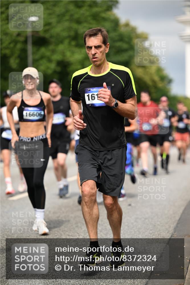 29.06.2025 - hella hamburg halbmarathon Dr. Thomas Lammeyer http://msf.ph/oto/8372324 29.06.2025 10:19:52 Kennedybrücke 1308, 1440, 1651, 2076, 2140, 2601, 2720, 2835, 2989, 3167, 4828, 5046, 5423, 6576, 7897, 7941, 7942, 8057, 8746, 8885, 9192, 9307, 9784, 9881, 10108, 10608, 11113, 11303 meine-sportfotos.de