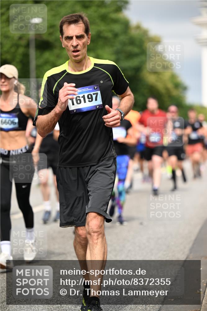 29.06.2025 - hella hamburg halbmarathon Dr. Thomas Lammeyer http://msf.ph/oto/8372355 29.06.2025 10:19:53 Kennedybrücke 1308, 1440, 1651, 2076, 2140, 2601, 2720, 2835, 3167, 4828, 5046, 5423, 7897, 7941, 7942, 8057, 8274, 8746, 8885, 9192, 9307, 9784, 9881, 10108, 10608, 11113, 11303 meine-sportfotos.de