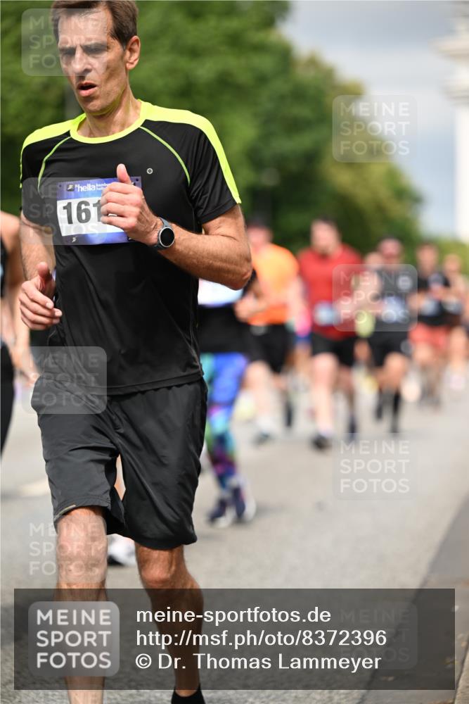 29.06.2025 - hella hamburg halbmarathon Dr. Thomas Lammeyer http://msf.ph/oto/8372396 29.06.2025 10:19:53 Kennedybrücke 1308, 1440, 1651, 2076, 2140, 2601, 2720, 2835, 3167, 4828, 5046, 5423, 7897, 7941, 7942, 8057, 8274, 8746, 8885, 9192, 9307, 9784, 9881, 10108, 10608, 11113, 11303 meine-sportfotos.de
