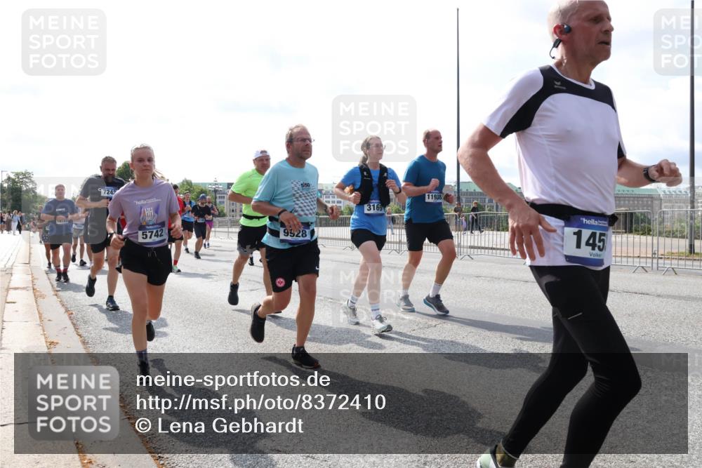 29.06.2025 - hella hamburg halbmarathon Lena Gebhardt http://msf.ph/oto/8372410 29.06.2025 10:02:13 Lombardsbrücke 16723, 495, 5, 50, 7243, 5742, 9928, 3169, 11938, 145, 1128, 1184, 1254, 1364, 1432, 1453, 1733, 1881, 2142, 2322, 2323, 2685, 2712, 3169, 3780, 3976, 4066, 4286, 4328, 4985, 5602, 5603, 5742, 5763, 6166, 6295, 6322, 6327, 6438, 6595, 6708, 6860, 7031, 7049, 7189, 7223, 7243, 7323, 7869, 8749, 9020, 9021, 9131, 9156, 9230, 9353, 9741, 9928, 10177, 10866, 10882, 11191, 11554, 11670, 11871, 11938, 12315, 12316, 12491, 14471, 14660, 14677, 16420 meine-sportfotos.de