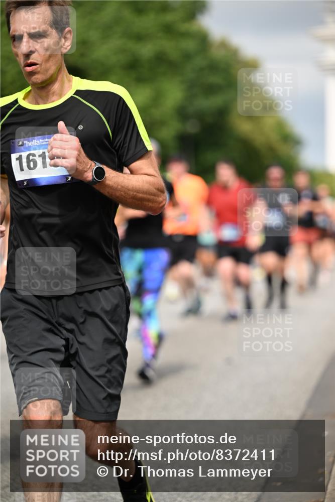 29.06.2025 - hella hamburg halbmarathon Dr. Thomas Lammeyer http://msf.ph/oto/8372411 29.06.2025 10:19:53 Kennedybrücke 1308, 1440, 1651, 2076, 2140, 2601, 2720, 2835, 3167, 4828, 5046, 5423, 7897, 7941, 7942, 8057, 8274, 8746, 8885, 9192, 9307, 9784, 9881, 10108, 10608, 11113, 11303 meine-sportfotos.de