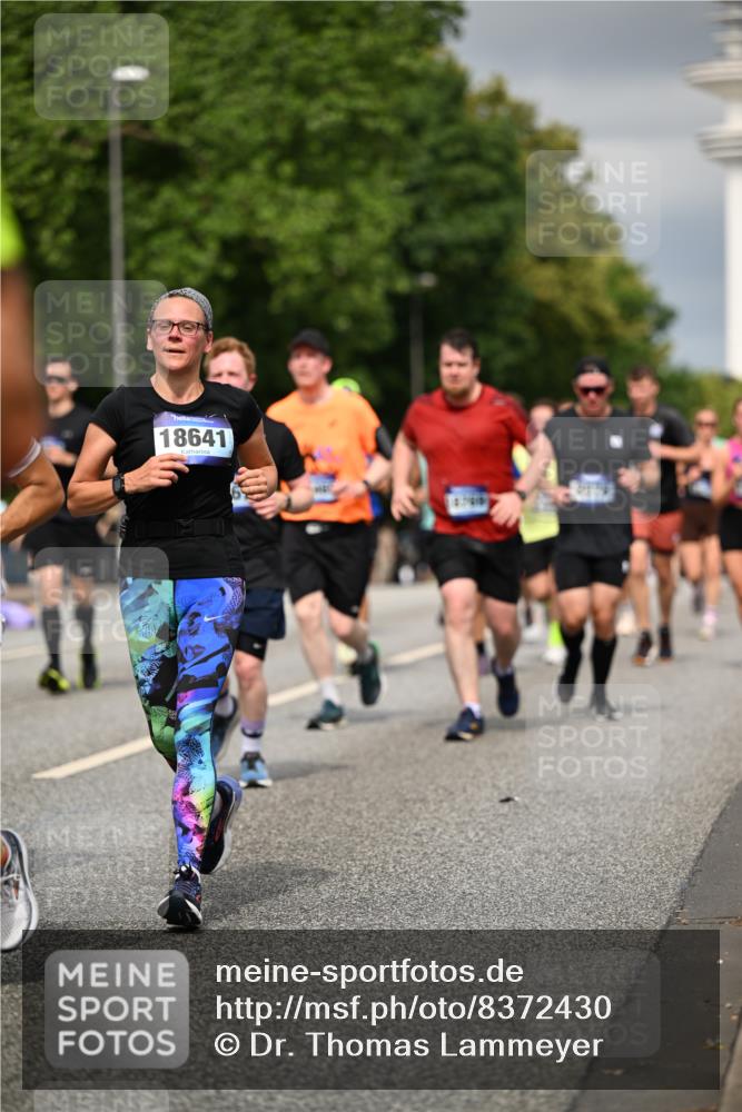 29.06.2025 - hella hamburg halbmarathon Dr. Thomas Lammeyer http://msf.ph/oto/8372430 29.06.2025 10:19:54 Kennedybrücke 1308, 1440, 1651, 2076, 2140, 2436, 2601, 2720, 2835, 3167, 4828, 5046, 5423, 7897, 7941, 7942, 8057, 8274, 8746, 8885, 9192, 9307, 9784, 9881, 10108, 10608, 11113, 11303 meine-sportfotos.de