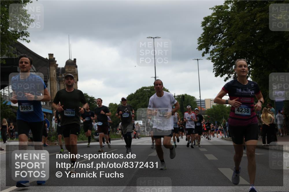 29.06.2025 - hella hamburg halbmarathon Yannick Fuchs http://msf.ph/oto/8372431 29.06.2025 10:53:46 20KM 1544, 2780, 3169, 3780, 4238, 4379, 4796, 4986, 6327, 6470, 7824, 8030, 8326, 8481, 8807, 9741, 9985, 10281, 10301, 10488, 11018, 11114, 11158, 11159, 11250, 11757, 12406, 12446, 12779, 13036, 13706, 14471, 14928, 15083, 15525, 15673, 15785, 15914, 16227, 16530, 16754, 16915, 17176, 17304, 17860, 18377, 18485, 18624, 18855, 19178 meine-sportfotos.de