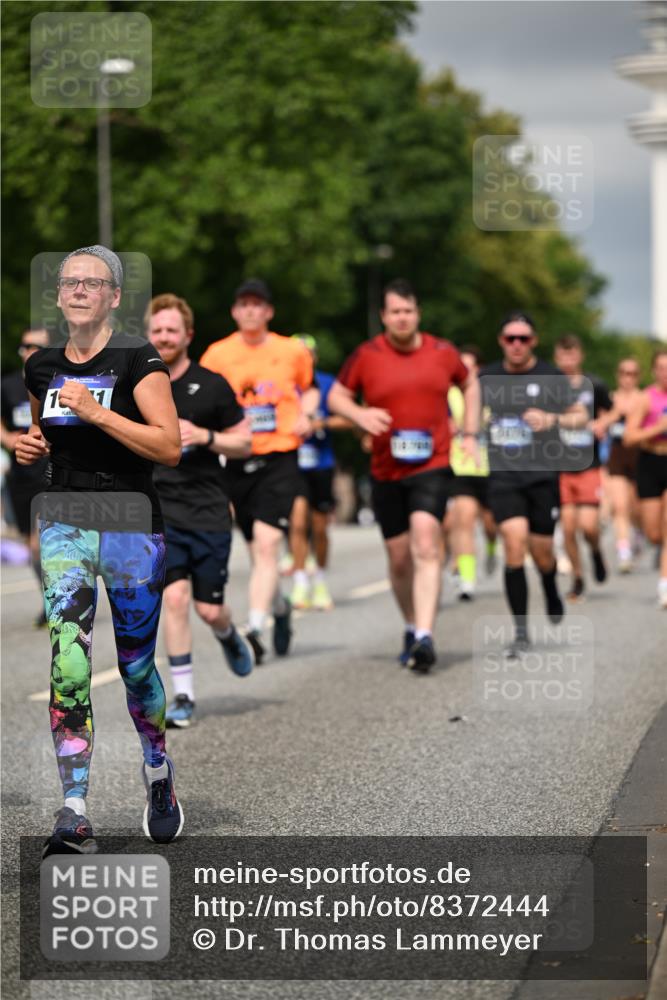 29.06.2025 - hella hamburg halbmarathon Dr. Thomas Lammeyer http://msf.ph/oto/8372444 29.06.2025 10:19:54 Kennedybrücke 1308, 1440, 1651, 2076, 2140, 2436, 2601, 2720, 2835, 3167, 4828, 5046, 5423, 7897, 7941, 7942, 8057, 8274, 8746, 8885, 9192, 9307, 9784, 9881, 10108, 10608, 11113, 11303 meine-sportfotos.de
