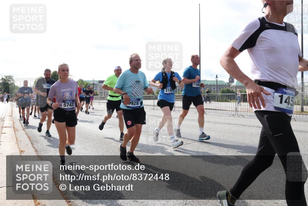 29.06.2025 - hella hamburg halbmarathon Lena Gebhardt http://msf.ph/oto/8372448 29.06.2025 10:02:13 Lombardsbrücke 7243, 5742, 5, 50, 3169, 11938, 145, 9928, 1128, 1184, 1254, 1364, 1432, 1453, 1733, 1881, 2142, 2322, 2323, 2685, 2712, 3169, 3780, 3976, 4066, 4286, 4328, 4985, 5602, 5603, 5742, 5763, 6166, 6295, 6322, 6327, 6438, 6595, 6708, 6860, 7031, 7049, 7189, 7223, 7243, 7323, 7869, 8749, 9020, 9021, 9131, 9156, 9230, 9353, 9741, 9928, 10177, 10866, 10882, 11191, 11554, 11670, 11871, 11938, 12315, 12316, 12491, 14471, 14660, 14677, 16420 meine-sportfotos.de