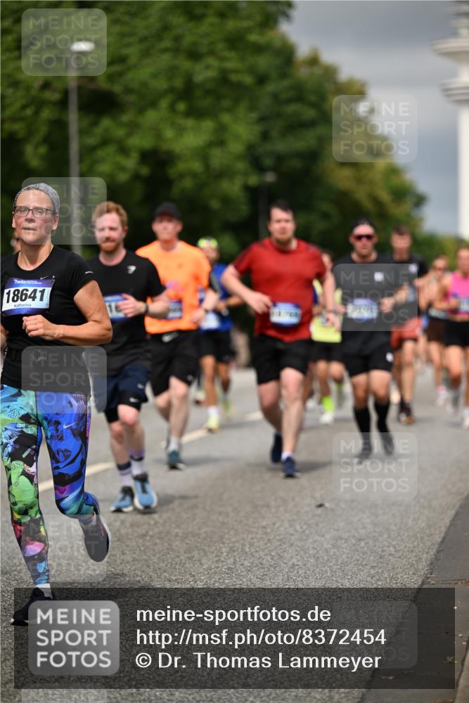 29.06.2025 - hella hamburg halbmarathon Dr. Thomas Lammeyer http://msf.ph/oto/8372454 29.06.2025 10:19:54 Kennedybrücke 1308, 1440, 1651, 2076, 2140, 2436, 2601, 2720, 2835, 3167, 4828, 5046, 5423, 7897, 7941, 7942, 8057, 8274, 8746, 8885, 9192, 9307, 9784, 9881, 10108, 10608, 11113, 11303 meine-sportfotos.de