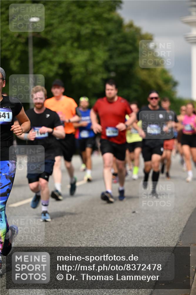 29.06.2025 - hella hamburg halbmarathon Dr. Thomas Lammeyer http://msf.ph/oto/8372478 29.06.2025 10:19:55 Kennedybrücke 1308, 1440, 1651, 2071, 2076, 2140, 2436, 2601, 2835, 3167, 4828, 5046, 5423, 7897, 7941, 7942, 8057, 8274, 8746, 8885, 9192, 9307, 9784, 9881, 10108, 10608, 11113, 11303 meine-sportfotos.de