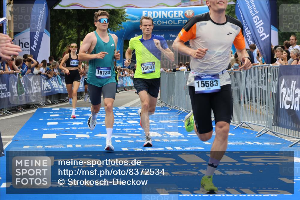 29.06.2025 - hella hamburg halbmarathon Strokosch-Dieckow http://msf.ph/oto/8372534 29.06.2025 10:27:17 Ziel 9097, 14019, 15136, 15576, 15583, 18037, 18124 meine-sportfotos.de