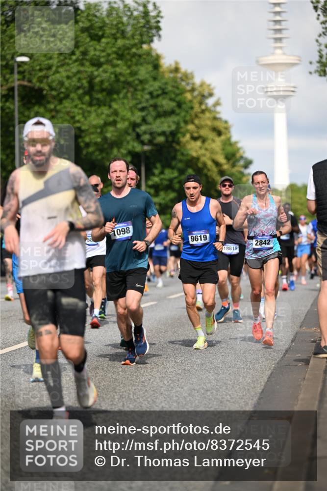 29.06.2025 - hella hamburg halbmarathon Dr. Thomas Lammeyer http://msf.ph/oto/8372545 29.06.2025 09:57:59 Kennedybrücke 1098, 1171, 1399, 1413, 1476, 1750, 1892, 2020, 2098, 2188, 2470, 2823, 2842, 3477, 3785, 4029, 4183, 4185, 4270, 4816, 5020, 5706, 6198, 6266, 6630, 6819, 6831, 7087, 7709, 8142, 8374, 8576, 8743, 9051, 9463, 9482, 9619, 9815, 10237, 10529 meine-sportfotos.de