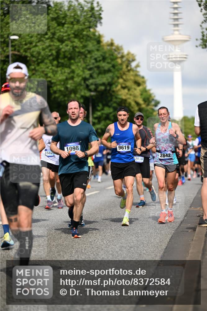 29.06.2025 - hella hamburg halbmarathon Dr. Thomas Lammeyer http://msf.ph/oto/8372584 29.06.2025 09:57:59 Kennedybrücke 1098, 1171, 1399, 1413, 1476, 1750, 1892, 2020, 2098, 2188, 2470, 2823, 2842, 3477, 3785, 4029, 4183, 4185, 4270, 4816, 5020, 5706, 6198, 6266, 6630, 6819, 6831, 7087, 7709, 8142, 8374, 8576, 8743, 9051, 9463, 9482, 9619, 9815, 10237, 10529 meine-sportfotos.de