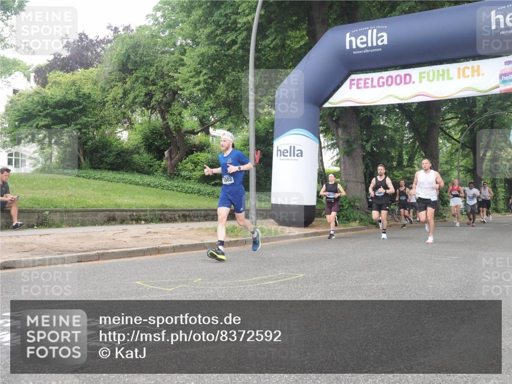 29.06.2025 - hella hamburg halbmarathon KatJ http://msf.ph/oto/8372592 29.06.2025 10:23:52 Zwischen KM18-KM19 1002, 1644, 7884 meine-sportfotos.de
