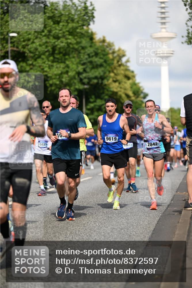 29.06.2025 - hella hamburg halbmarathon Dr. Thomas Lammeyer http://msf.ph/oto/8372597 29.06.2025 09:57:59 Kennedybrücke 1098, 1171, 1399, 1413, 1476, 1750, 1892, 2020, 2098, 2188, 2470, 2823, 2842, 3477, 3785, 4029, 4183, 4185, 4270, 4816, 5020, 5706, 6198, 6266, 6630, 6819, 6831, 7087, 7709, 8142, 8374, 8576, 8743, 9051, 9463, 9482, 9619, 9815, 10237, 10529 meine-sportfotos.de