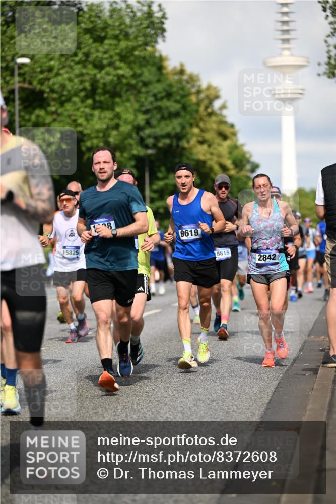 29.06.2025 - hella hamburg halbmarathon Dr. Thomas Lammeyer http://msf.ph/oto/8372608 29.06.2025 09:57:59 Kennedybrücke 1098, 1171, 1399, 1413, 1476, 1750, 1892, 2020, 2098, 2188, 2470, 2823, 2842, 3477, 3785, 4029, 4183, 4185, 4270, 4816, 5020, 5706, 6198, 6266, 6630, 6819, 6831, 7087, 7709, 8142, 8374, 8576, 8743, 9051, 9463, 9482, 9619, 9815, 10237, 10529 meine-sportfotos.de