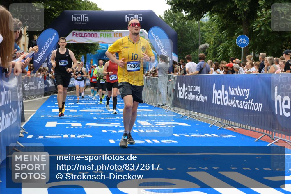 29.06.2025 - hella hamburg halbmarathon Strokosch-Dieckow http://msf.ph/oto/8372617 29.06.2025 10:49:14 Ziel 2013, 4183, 4185, 6158, 6389, 8112, 9348, 10053, 10184, 10189, 11819, 13450, 14526, 15422, 15523, 16369, 16414, 16731, 17173, 18598, 18842 meine-sportfotos.de