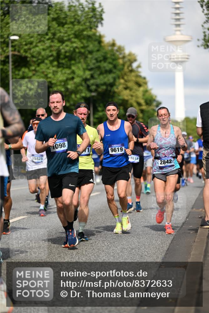 29.06.2025 - hella hamburg halbmarathon Dr. Thomas Lammeyer http://msf.ph/oto/8372633 29.06.2025 09:57:59 Kennedybrücke 1098, 1171, 1399, 1413, 1476, 1750, 1892, 2020, 2098, 2188, 2470, 2823, 2842, 3477, 3785, 4029, 4183, 4185, 4270, 4816, 5020, 5706, 6198, 6266, 6630, 6819, 6831, 7087, 7709, 8142, 8374, 8576, 8743, 9051, 9463, 9482, 9619, 9815, 10237, 10529 meine-sportfotos.de