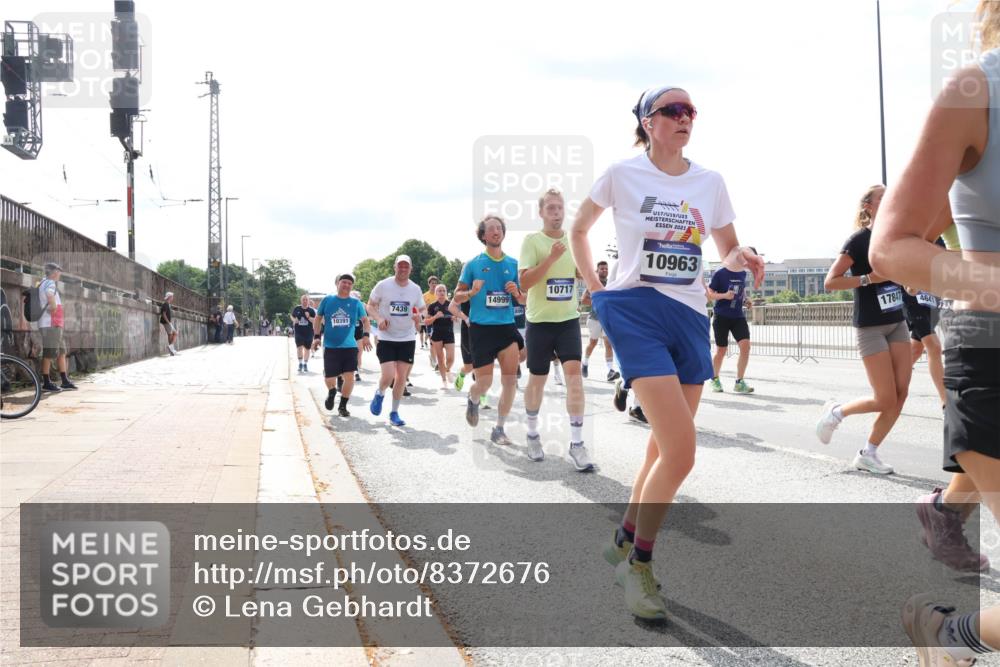29.06.2025 - hella hamburg halbmarathon Lena Gebhardt http://msf.ph/oto/8372676 29.06.2025 10:15:01 Lombardsbrücke 10717, 14999, 7439, 10391, 10391, 21, 17, 19, 23, 2021, 10963, 17847, 4641, 1071, 1296, 1379, 1524, 1575, 1728, 1745, 2046, 2140, 2281, 2601, 2690, 2990, 3020, 3025, 3154, 3454, 3507, 3509, 3513, 3650, 3691, 3834, 3844, 4495, 4641, 5191, 5271, 5608, 5800, 5981, 5986, 6181, 6248, 6317, 6935, 7195, 7439, 7452, 7881, 8055, 8147, 8237, 8239, 8256, 8275, 8522, 8563, 8609, 8755, 8854, 9113, 9173, 9556, 9663, 9709, 9847, 9911, 9975, 10391, 10589, 10610, 10717, 10963, 11271, 11598 meine-sportfotos.de