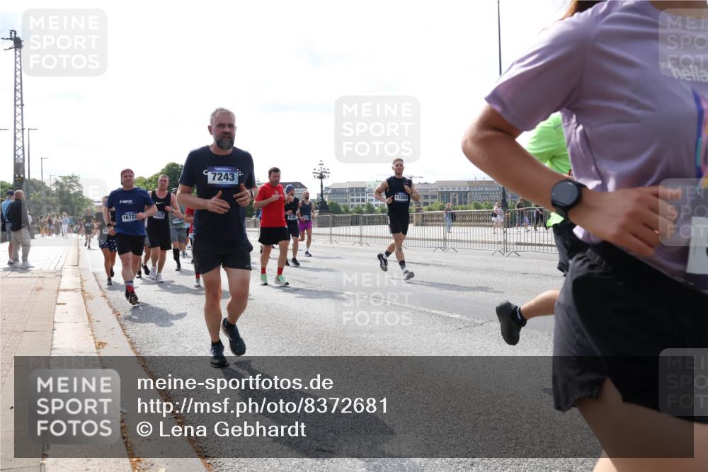29.06.2025 - hella hamburg halbmarathon Lena Gebhardt http://msf.ph/oto/8372681 29.06.2025 10:02:14 Lombardsbrücke 16723, 0322, 19240, 7243, 11554, 1128, 1254, 1364, 1432, 1453, 1733, 1881, 2142, 2322, 2323, 2685, 2712, 3169, 3780, 3976, 4066, 4286, 4328, 4985, 5742, 5763, 6166, 6295, 6322, 6327, 6438, 6595, 6708, 6860, 7031, 7049, 7189, 7223, 7243, 7323, 7869, 8749, 9020, 9021, 9131, 9156, 9230, 9353, 9741, 9928, 10177, 10866, 10882, 11191, 11554, 11670, 11871, 11938, 12315, 12316, 12491, 14471, 14660, 14677, 16420 meine-sportfotos.de