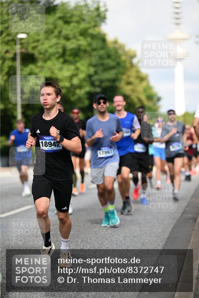 29.06.2025 - hella hamburg halbmarathon Dr. Thomas Lammeyer http://msf.ph/oto/8372747 29.06.2025 09:58:05 Kennedybrücke 1098, 1119, 1171, 1342, 1399, 1413, 1476, 1750, 1892, 1942, 2020, 2098, 2188, 2442, 2470, 2823, 2842, 2889, 3477, 4029, 4183, 4185, 4270, 4816, 5020, 5706, 5884, 6198, 6266, 6630, 6819, 7087, 7297, 7709, 8142, 8374, 8576, 8743, 9051, 9463, 9619, 9815, 10237, 10529 meine-sportfotos.de