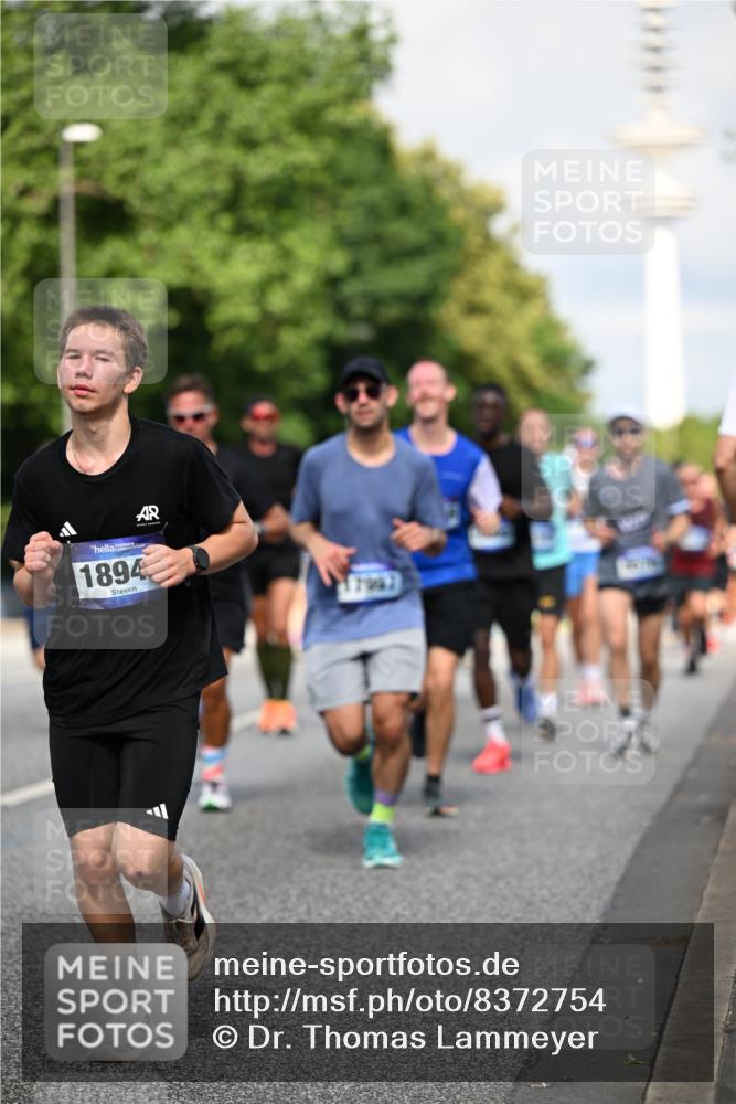 29.06.2025 - hella hamburg halbmarathon Dr. Thomas Lammeyer http://msf.ph/oto/8372754 29.06.2025 09:58:05 Kennedybrücke 1098, 1119, 1171, 1342, 1399, 1413, 1476, 1750, 1892, 1942, 2020, 2098, 2188, 2442, 2470, 2823, 2842, 2889, 3477, 4029, 4183, 4185, 4270, 4816, 5020, 5706, 5884, 6198, 6266, 6630, 6819, 7087, 7297, 7709, 8142, 8374, 8576, 8743, 9051, 9463, 9619, 9815, 10237, 10529 meine-sportfotos.de