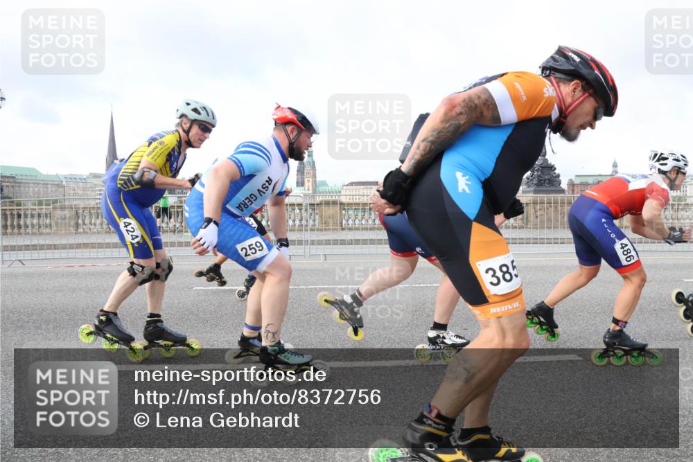 29.06.2025 - hella hamburg halbmarathon Lena Gebhardt http://msf.ph/oto/8372756 29.06.2025 08:50:45 Lombardsbrücke 424, 259, 385, 0486 meine-sportfotos.de