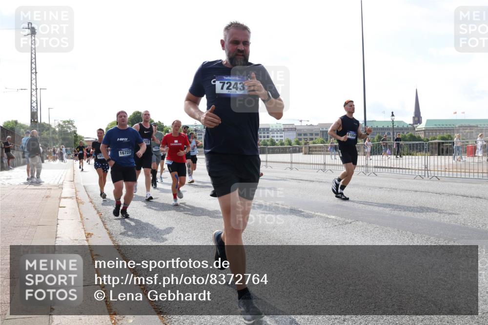 29.06.2025 - hella hamburg halbmarathon Lena Gebhardt http://msf.ph/oto/8372764 29.06.2025 10:02:15 Lombardsbrücke 16723, 322, 19240, 2315, 7243, 11554, 1128, 1254, 1364, 1432, 1453, 1733, 1881, 2142, 2322, 2323, 2685, 2712, 3169, 3780, 3976, 4066, 4286, 4328, 4985, 5742, 5763, 6166, 6295, 6322, 6327, 6438, 6595, 6708, 6860, 7031, 7049, 7189, 7223, 7243, 7323, 7869, 8749, 9020, 9021, 9131, 9156, 9230, 9353, 9554, 9741, 9928, 10177, 10866, 10882, 11191, 11554, 11670, 11871, 11938, 12315, 12316, 12491, 14471, 14660, 14677, 16420 meine-sportfotos.de
