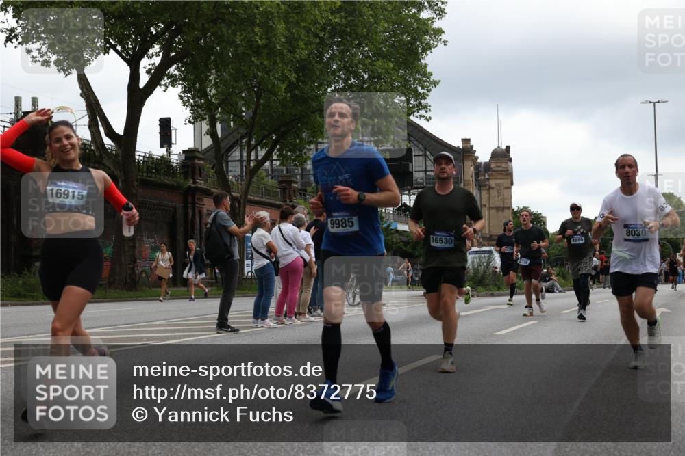 29.06.2025 - hella hamburg halbmarathon Yannick Fuchs http://msf.ph/oto/8372775 29.06.2025 10:53:47 20KM 1544, 2780, 3169, 3780, 4238, 4379, 4796, 4986, 6327, 6470, 7259, 7824, 8030, 8326, 8481, 8807, 9741, 9985, 10281, 10301, 10488, 11018, 11114, 11158, 11159, 11250, 11757, 12406, 12446, 12779, 13036, 13706, 14471, 14928, 15083, 15525, 15673, 15785, 15914, 16227, 16530, 16754, 16915, 17304, 17860, 18377, 18485, 18624, 18855, 19178 meine-sportfotos.de