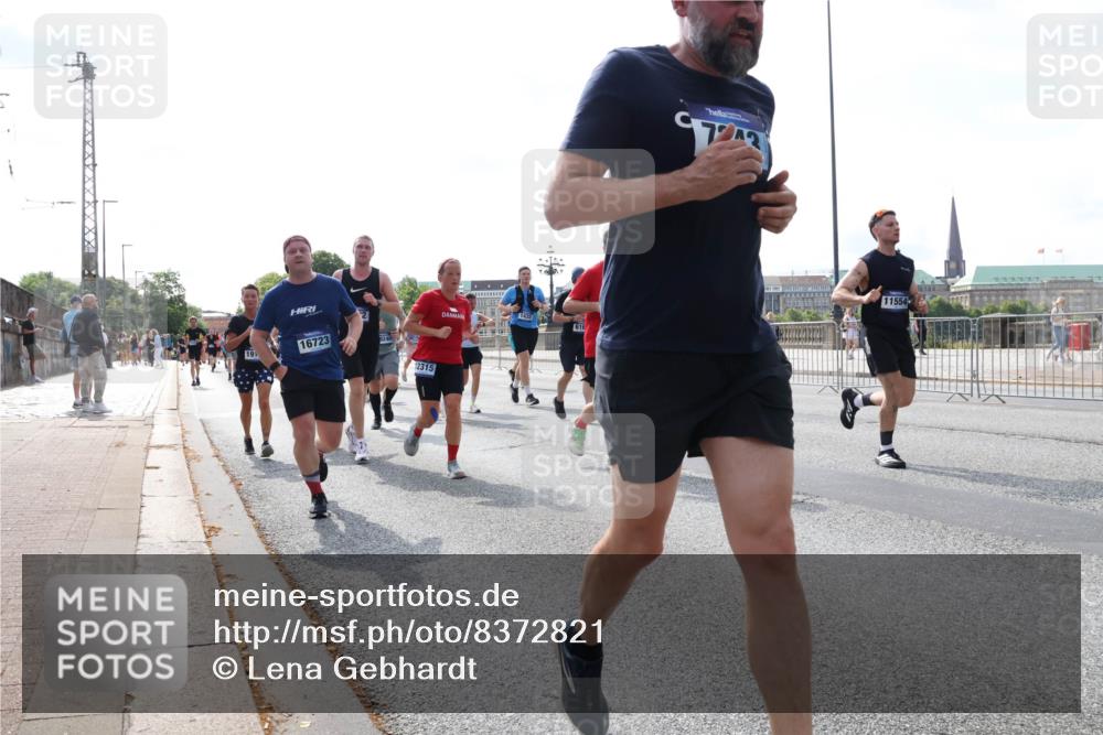 29.06.2025 - hella hamburg halbmarathon Lena Gebhardt http://msf.ph/oto/8372821 29.06.2025 10:02:15 Lombardsbrücke 191, 16723, 12315, 1432, 616, 11554, 1128, 1254, 1364, 1432, 1453, 1733, 1881, 2142, 2322, 2323, 2685, 2712, 3169, 3780, 3976, 4066, 4286, 4328, 4985, 5742, 5763, 6166, 6295, 6322, 6327, 6438, 6595, 6708, 6860, 7031, 7049, 7189, 7223, 7243, 7323, 7869, 8749, 9020, 9021, 9131, 9156, 9230, 9353, 9554, 9741, 9928, 10177, 10866, 10882, 11191, 11554, 11670, 11871, 11938, 12315, 12316, 12491, 14471, 14660, 14677, 16420 meine-sportfotos.de