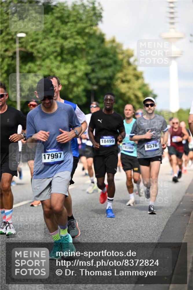29.06.2025 - hella hamburg halbmarathon Dr. Thomas Lammeyer http://msf.ph/oto/8372824 29.06.2025 09:58:06 Kennedybrücke 1098, 1119, 1171, 1342, 1399, 1413, 1476, 1750, 1892, 1942, 2020, 2188, 2442, 2470, 2842, 2889, 3477, 3562, 4017, 4029, 4183, 4185, 4270, 4816, 5020, 5447, 5706, 5884, 6198, 6266, 6630, 6819, 7087, 7297, 7709, 8142, 8374, 8576, 8743, 9051, 9463, 9619, 9815, 10237, 10529, 11422 meine-sportfotos.de
