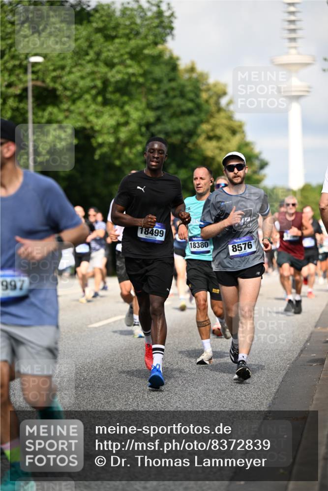 29.06.2025 - hella hamburg halbmarathon Dr. Thomas Lammeyer http://msf.ph/oto/8372839 29.06.2025 09:58:07 Kennedybrücke 1098, 1119, 1171, 1342, 1399, 1413, 1476, 1750, 1892, 1942, 2020, 2188, 2442, 2470, 2561, 2842, 2889, 3477, 3562, 4017, 4029, 4185, 4270, 4816, 5020, 5447, 5706, 5884, 6198, 6266, 6630, 6819, 7087, 7297, 7709, 8142, 8374, 8576, 9051, 9463, 9619, 10237, 10529, 11422 meine-sportfotos.de