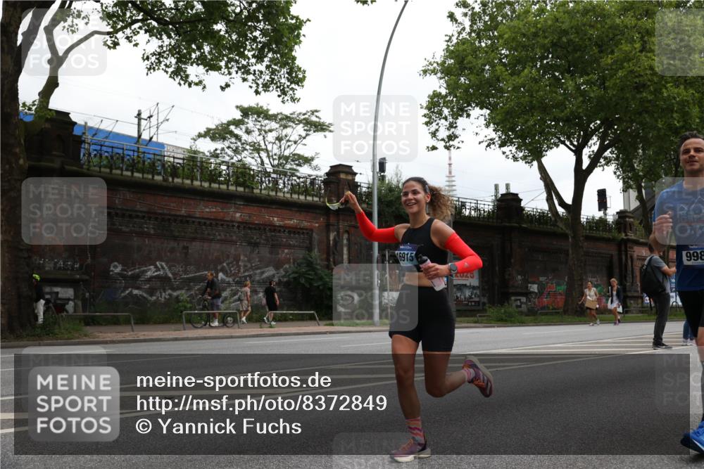 29.06.2025 - hella hamburg halbmarathon Yannick Fuchs http://msf.ph/oto/8372849 29.06.2025 10:53:47 20KM 1544, 2780, 3169, 3780, 4238, 4379, 4796, 4986, 6327, 6470, 7259, 7824, 8030, 8326, 8481, 8807, 9741, 9985, 10281, 10301, 10488, 11018, 11114, 11158, 11159, 11250, 11757, 12406, 12446, 12779, 13036, 13706, 14471, 14928, 15083, 15525, 15673, 15785, 15914, 16227, 16530, 16754, 16915, 17304, 17860, 18377, 18485, 18624, 18855, 19178 meine-sportfotos.de