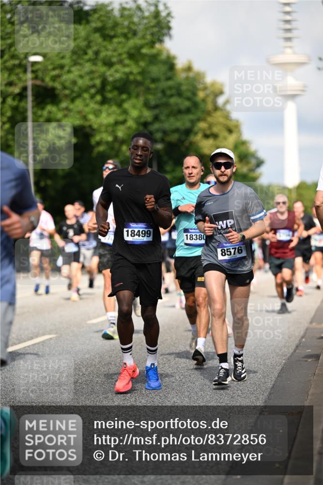 29.06.2025 - hella hamburg halbmarathon Dr. Thomas Lammeyer http://msf.ph/oto/8372856 29.06.2025 09:58:07 Kennedybrücke 1098, 1119, 1171, 1342, 1399, 1413, 1476, 1750, 1892, 1942, 2020, 2188, 2442, 2470, 2561, 2842, 2889, 3477, 3562, 4017, 4029, 4185, 4270, 4816, 5020, 5447, 5706, 5884, 6198, 6266, 6630, 6819, 7087, 7297, 7709, 8142, 8374, 8576, 9051, 9463, 9619, 10237, 10529, 11422 meine-sportfotos.de